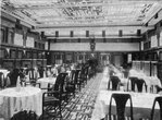 De eetzaal van het Jaarbeurs-restaurant.
<br/>
'De Jaarbeurs'/Het Utrechts Archief/75752, 1921
